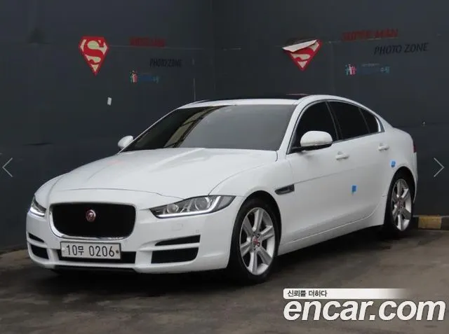 JAGUAR XE 2016 — 105 821 км, белый, Корея — под ключ — фото 1
