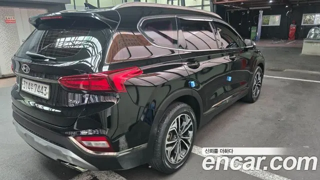 HYUNDAI SANTA FE 2019 — 121 108 км, чёрный, Корея — под ключ — фото 4