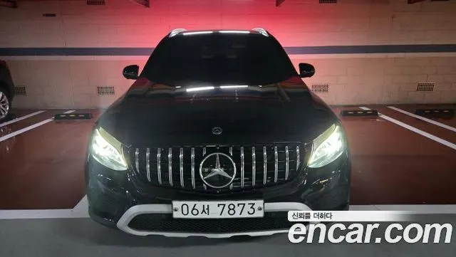 MERCEDES-BENZ GLC-CLASS X253 2019 — 139 427 км, чёрный, Корея — под ключ — фото 1