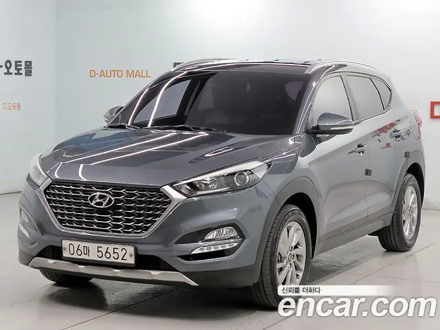 HYUNDAI TUCSON 2018 — 121 301 км, Корея — под ключ — фото 1