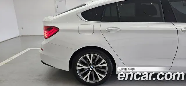 BMW 5 SERIES GT 2011 — 123 075 км, белый, Корея — под ключ — фото 7