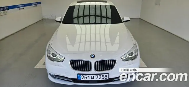 BMW 5 SERIES GT 2011 — 123 075 км, белый, Корея — под ключ — фото 9