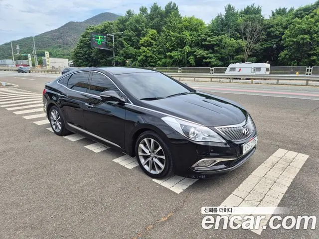 HYUNDAI GRANDEUR 2015 — 113 789 км, чёрный, Корея — под ключ — фото 1