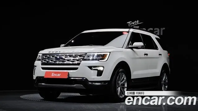 FORD EXPLORER 2018 — 161 549 км, белый, Корея — под ключ — фото 1