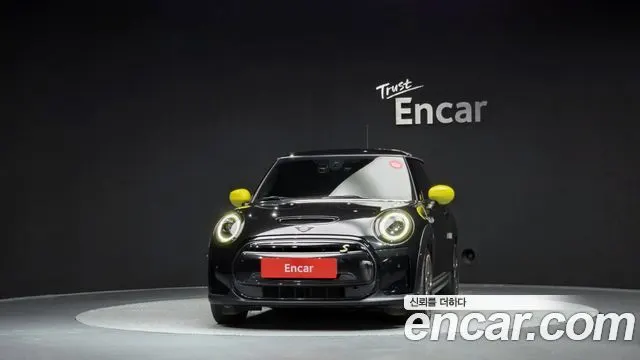 MINI COOPER ELECTRIC 2024 — 18 627 км, чёрный, Корея — под ключ — фото 3