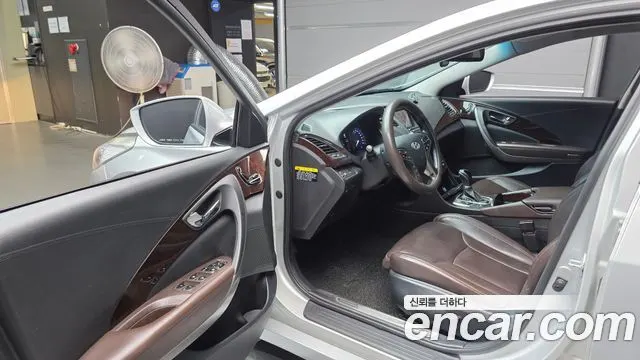 HYUNDAI GRANDEUR 2014 — 163 781 км, серебристо-серый, Корея — под ключ — фото 10