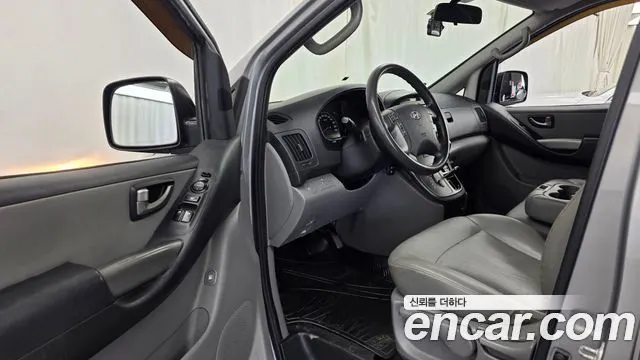 HYUNDAI GRAND STAREX 2014 — 174 925 км, серебристый, Корея — под ключ — фото 10