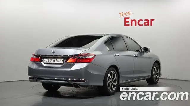 HONDA ACCORD 2017 — 107 747 км, серебристый, Корея — под ключ — фото 2