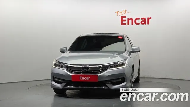 HONDA ACCORD 2017 — 107 747 км, серебристый, Корея — под ключ — фото 3