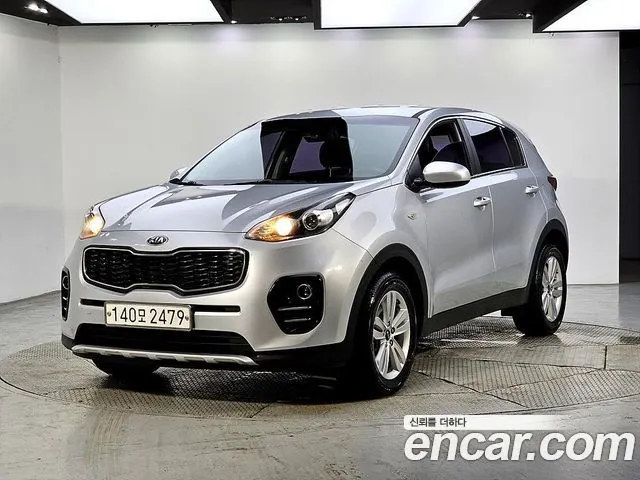 KIA SPORTAGE 2016 — 159 082 км, серебристый, Корея — под ключ — фото 1
