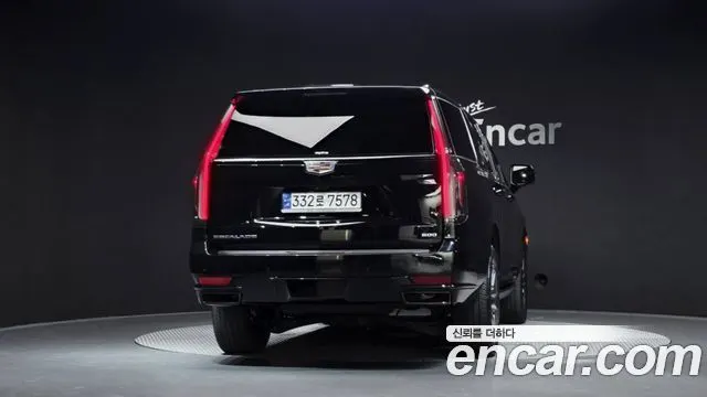 CADILLAC ESCALADE 2023 — 44 000 км, чёрный, Корея — под ключ — фото 4