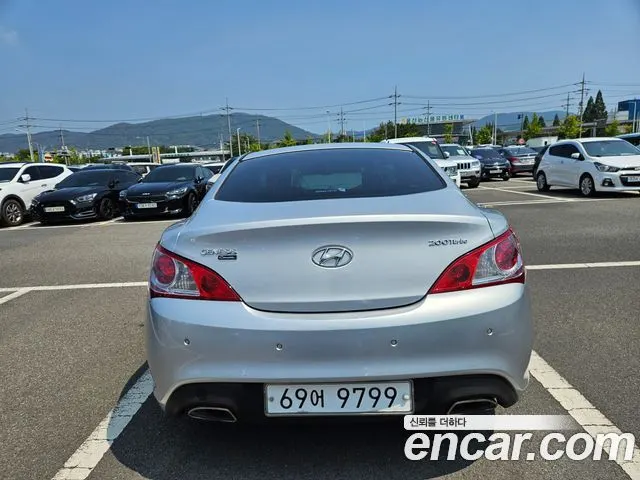 HYUNDAI GENESIS COUPE 2011 — 181 427 км, серебристый, Корея — под ключ — фото 4