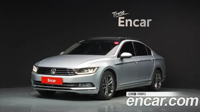 VOLKSWAGEN PASSAT 2018 — 143 357 км, серебристый, Корея — под ключ — фото 1