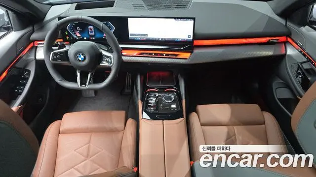BMW 5 SERIES 2026 — 7 930 км, серебристо-серый, Корея — под ключ — фото 7