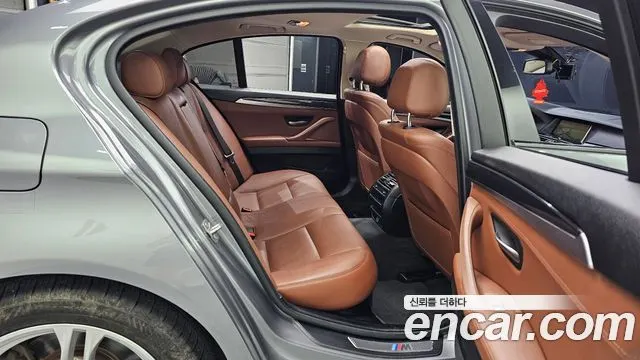 BMW 5 SERIES 2016 — 114 709 км, серебристо-серый, Корея — под ключ — фото 12
