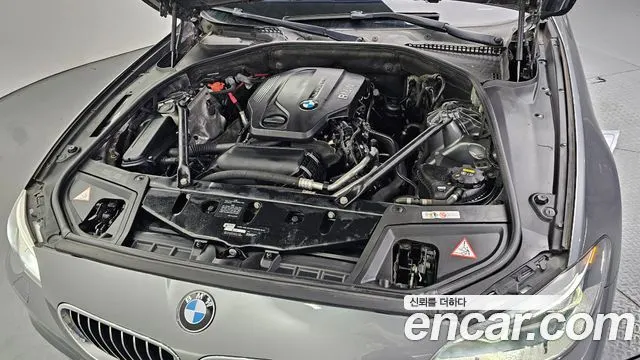 BMW 5 SERIES 2016 — 114 709 км, серебристо-серый, Корея — под ключ — фото 6