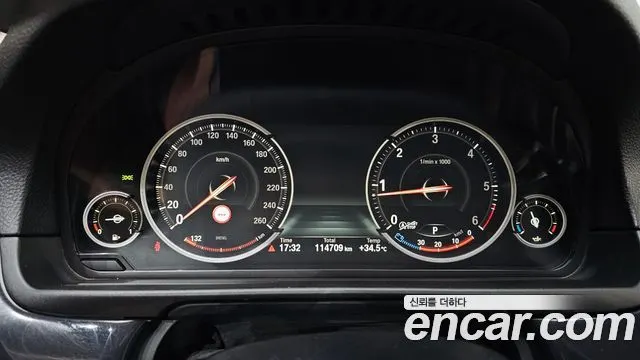 BMW 5 SERIES 2016 — 114 709 км, серебристо-серый, Корея — под ключ — фото 8