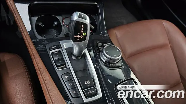 BMW 5 SERIES 2016 — 114 709 км, серебристо-серый, Корея — под ключ — фото 9