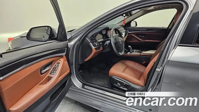 BMW 5 SERIES 2016 — 114 709 км, серебристо-серый, Корея — под ключ — фото 10