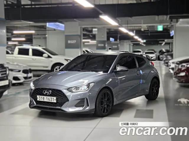 HYUNDAI VELOSTER 2018 — 80 544 км, серебристо-серый, Корея — под ключ — фото 1