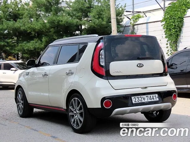 KIA SOUL 2017 — 113 794 км, белый-перламутр, Корея — под ключ — фото 3