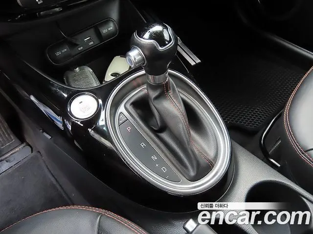 KIA SOUL 2017 — 113 794 км, белый-перламутр, Корея — под ключ — фото 10