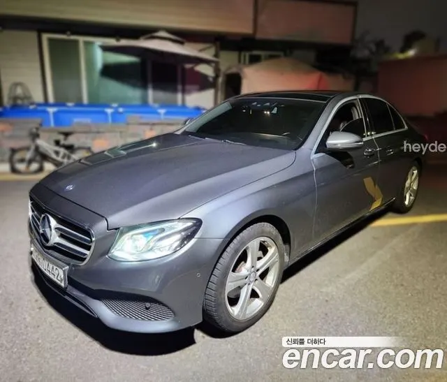 MERCEDES-BENZ E-CLASS W213 2017 — 171 737 км, серебристо-серый, Корея — под ключ — фото 2