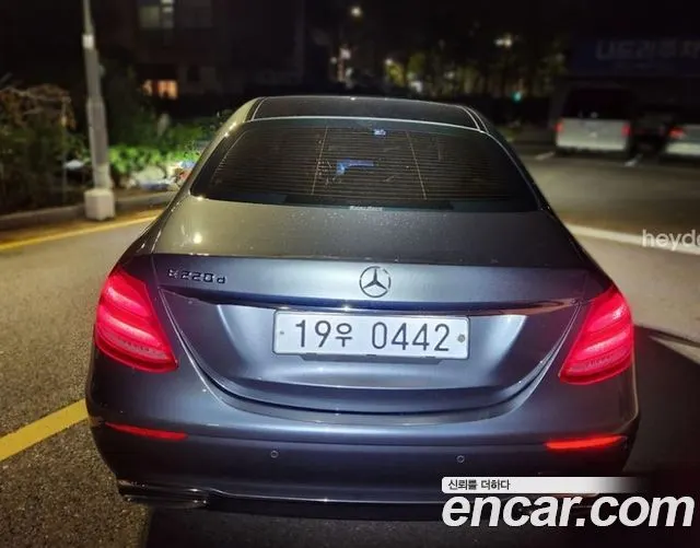 MERCEDES-BENZ E-CLASS W213 2017 — 171 737 км, серебристо-серый, Корея — под ключ — фото 4