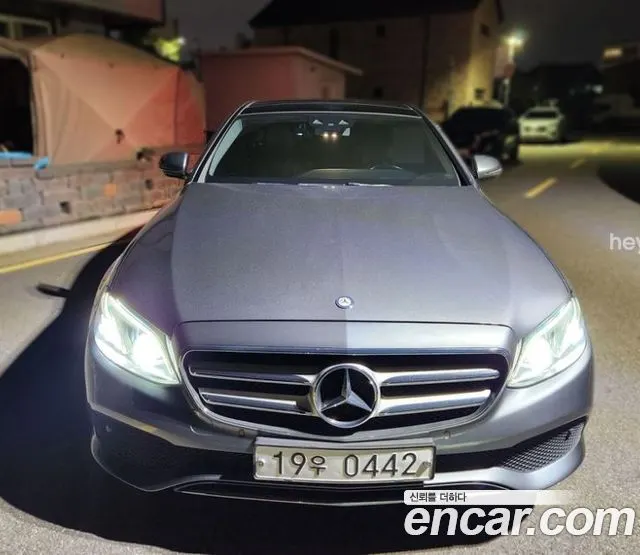 MERCEDES-BENZ E-CLASS W213 2017 — 171 737 км, серебристо-серый, Корея — под ключ — фото 10