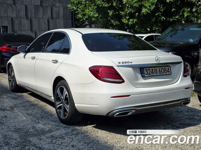 MERCEDES-BENZ E-CLASS W213 2019 — 129 678 км, белый, Корея — под ключ — фото 4