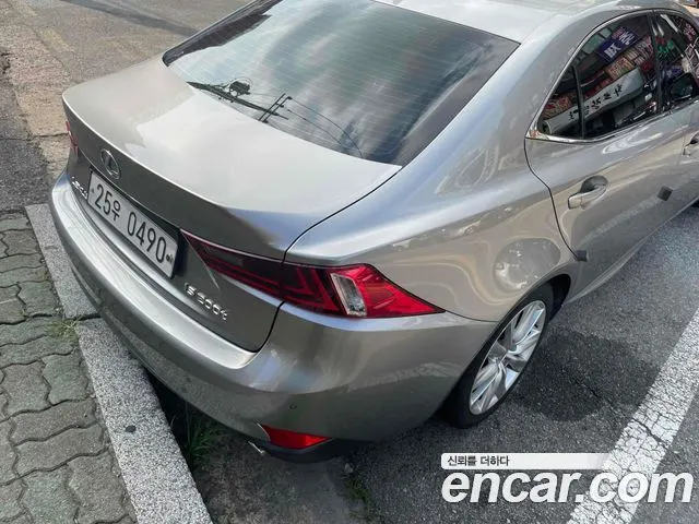 LEXUS IS200T 2016 — 96 000 км, серый, Корея — под ключ — фото 2
