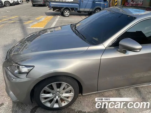 LEXUS IS200T 2016 — 96 000 км, серый, Корея — под ключ — фото 3