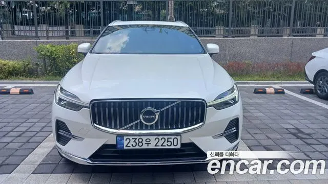 VOLVO XC60 2023 — 30 000 км, белый-перламутр, Корея — под ключ — фото 3