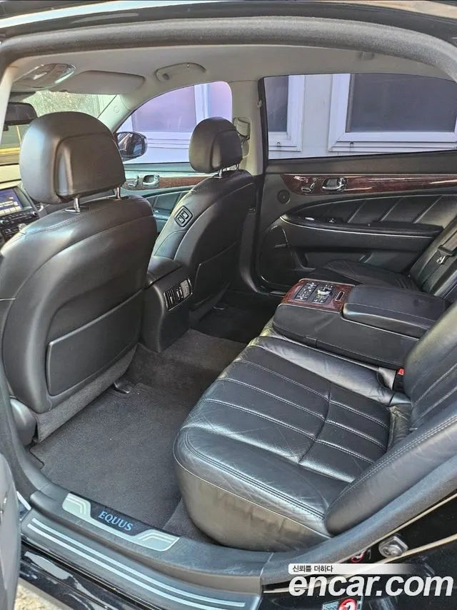 HYUNDAI EQUUS 2011 — 240 000 км, чёрный, Корея — под ключ — фото 10