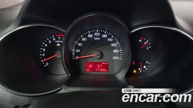 KIA MORNING 2016 — 171 595 км, белый-перламутр, Корея — под ключ — фото 8