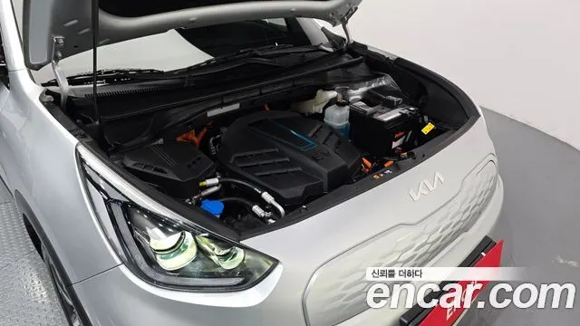 KIA NIRO PLUS 2023 — 115 339 км, серебристый, Корея — под ключ — фото 6