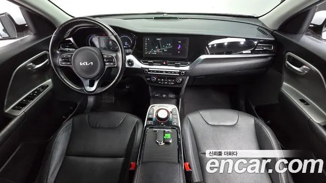 KIA NIRO PLUS 2023 — 115 339 км, серебристый, Корея — под ключ — фото 7