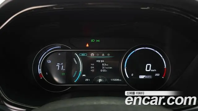 KIA NIRO PLUS 2023 — 115 339 км, серебристый, Корея — под ключ — фото 8