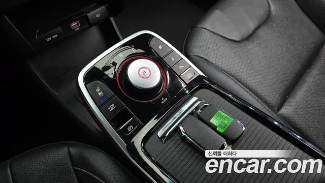 KIA NIRO PLUS 2023 — 115 339 км, серебристый, Корея — под ключ — фото 9