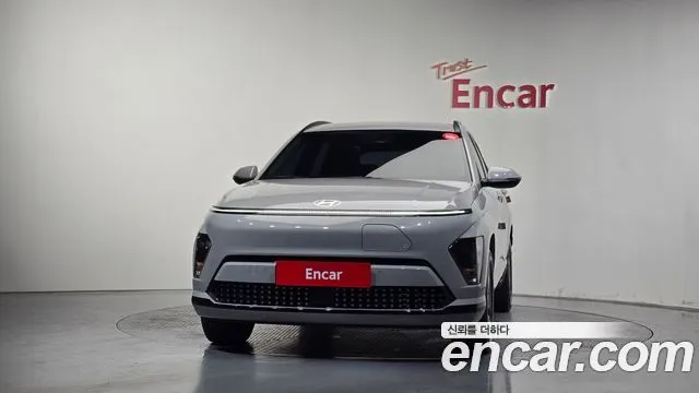 HYUNDAI KONA ELECTRIC 2023 — 59 764 км, серебристо-серый, Корея — под ключ — фото 3