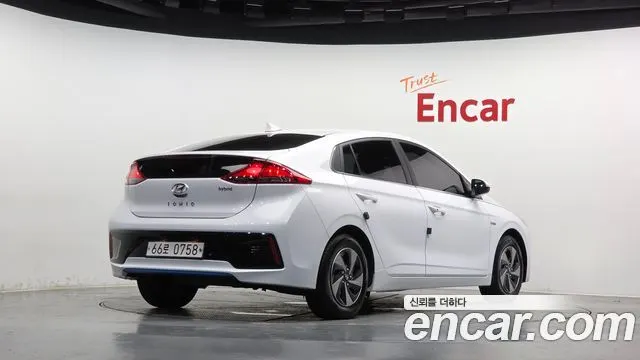 HYUNDAI IONIQ HYBRID 2016 — 46 510 км, белый, Корея — под ключ — фото 2
