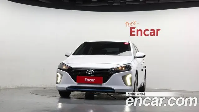 HYUNDAI IONIQ HYBRID 2016 — 46 510 км, белый, Корея — под ключ — фото 3