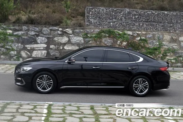HYUNDAI GRANDEUR 2017 — 249 000 км, чёрный, Корея — под ключ — фото 4