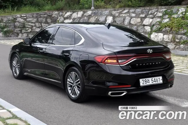 HYUNDAI GRANDEUR 2017 — 249 000 км, чёрный, Корея — под ключ — фото 7