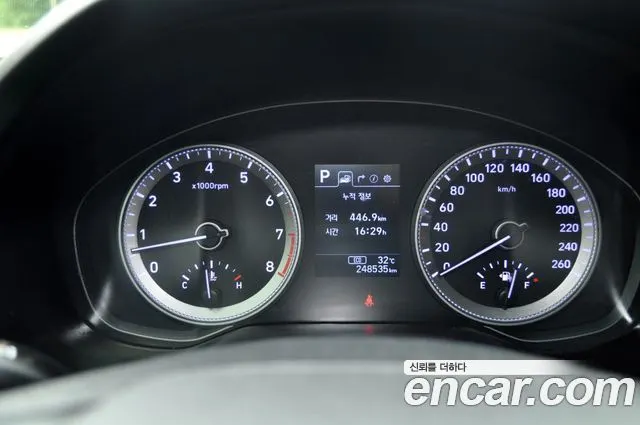 HYUNDAI GRANDEUR 2017 — 249 000 км, чёрный, Корея — под ключ — фото 10