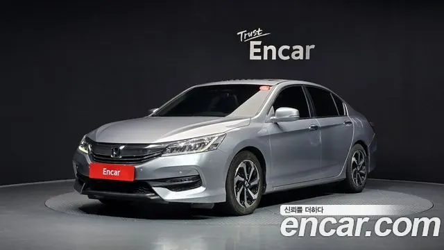 HONDA ACCORD 2017 — 53 581 км, серебристый, Корея — под ключ — фото 1