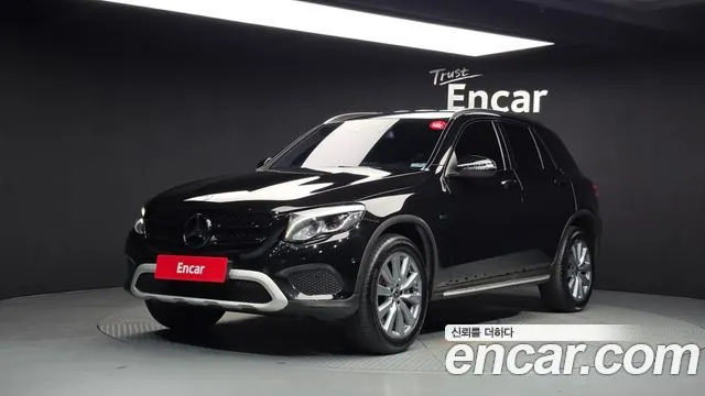 MERCEDES-BENZ GLC-CLASS X253 2019 — 65 292 км, чёрный, Корея — под ключ — фото 1