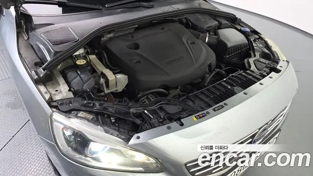 VOLVO V60 2017 — 180 813 км, серебристо-серый, Корея — под ключ — фото 6