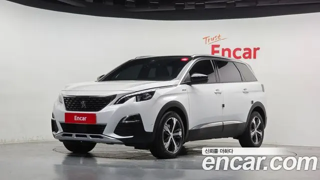 PEUGEOT 5008 2021