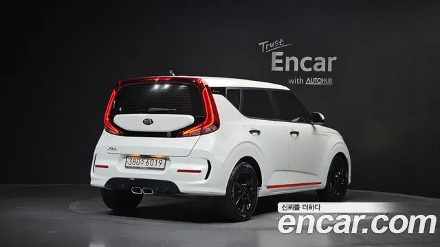 KIA SOUL BOOSTER 2019 — 69 993 км, белый, Корея — под ключ — фото 1